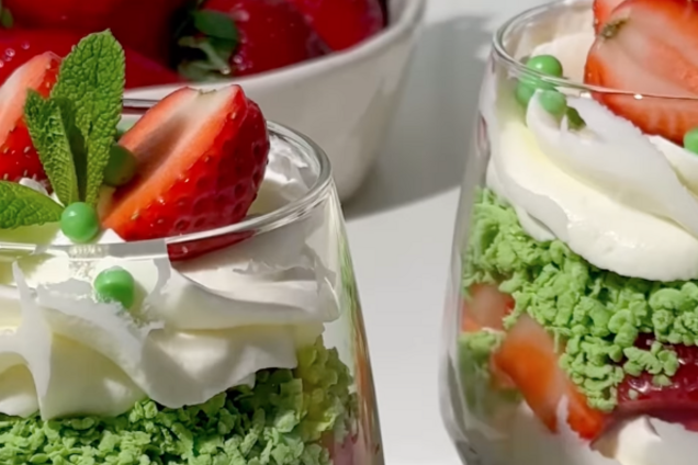 Полуничний десерт без випікання