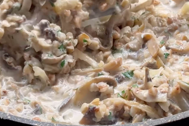 Гречка з грибами та сиром