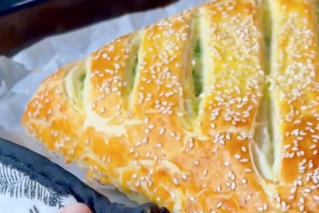 Листковий пиріг зі шпинатом