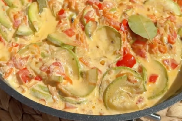 Рагу из кабачков со сливками