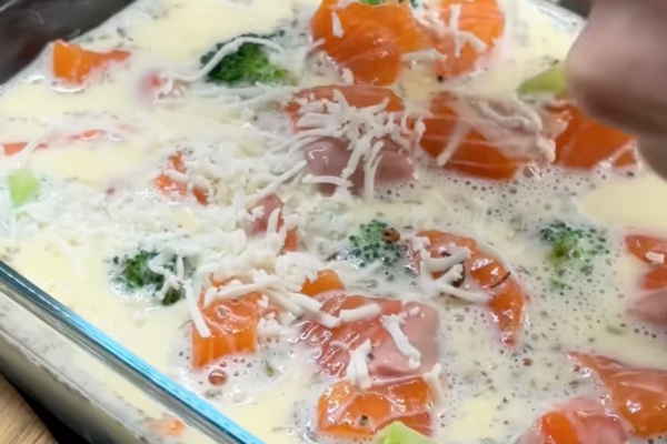 Запеканка из брокколи и лосося