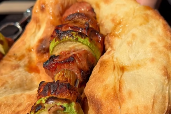 Шашлик зі свинини з овочами