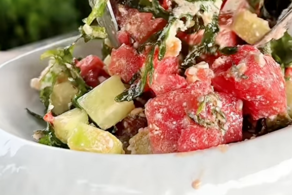 Салат із кавуна, з руколою та фетою