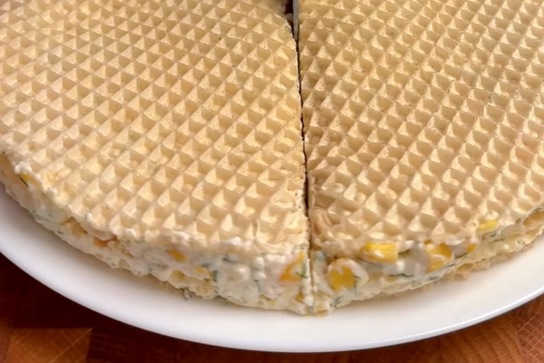Вафельный торт с соленой начинкой 