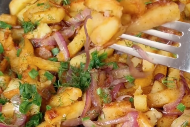 Жареный картофель с луком
