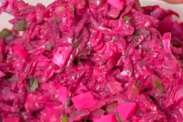 Свекольный салат с сельдью и яйцами