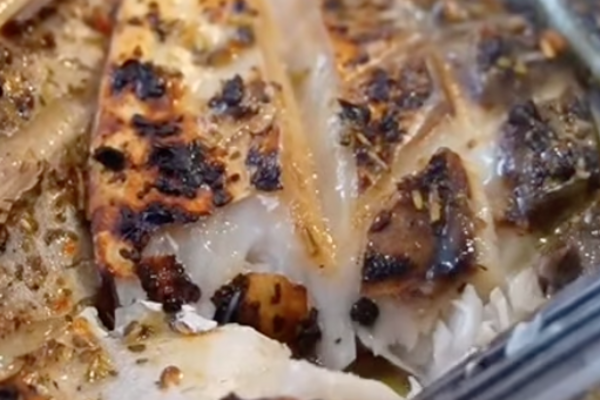 Запеченная скумбрия с овощами