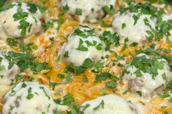 Макаронные гнезда с мясными шариками