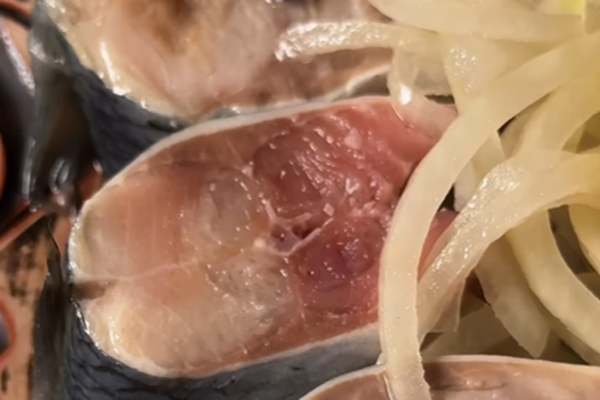 Слабосолений оселедець