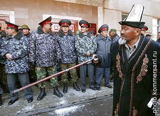 Киргизька революція оббирає своїх дітей