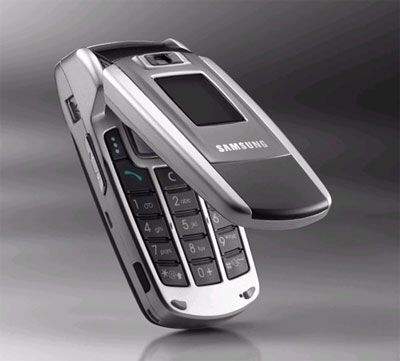 Новый телефон-«раскладушка» Samsung SGH-Z500
