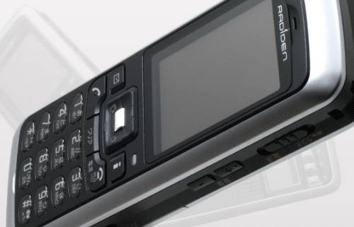 Sony Ericsson RADIDEN: телефон с AM/FM/TV тюнером для NTT DoCoMo