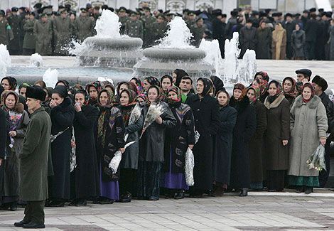 Прощание с отцом туркменского народа. Фоторепортаж