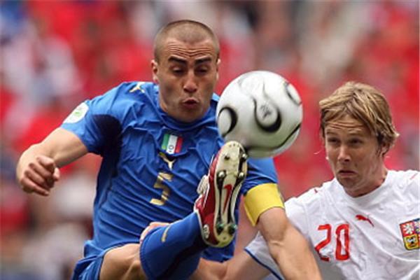 Италия 2-0 Чехия >> Фоторепортаж