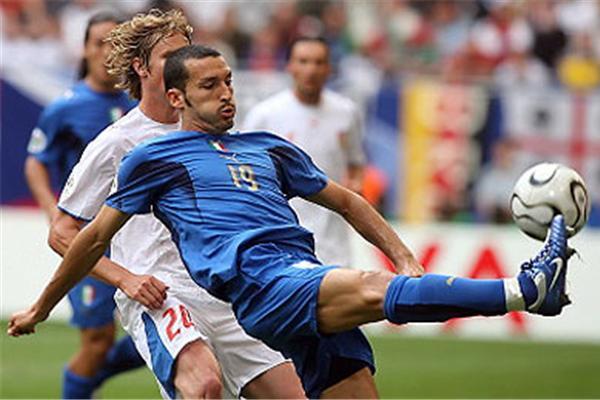 Италия 2-0 Чехия >> Фоторепортаж