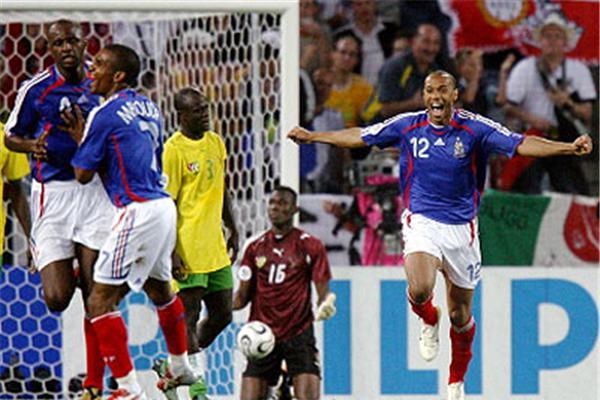 Франция 2-0 Того >> Фоторепортаж