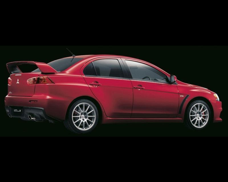 Mitsubishi начала продажи Lancer Evolution X