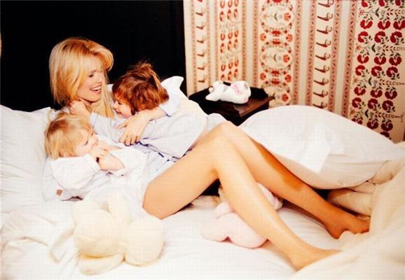 Claudia Schiffer со своими детьми - Шифферятами. ФОТО