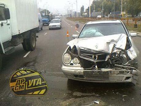 На Заболотного столкнулись три иномарки. Есть пострадавшие