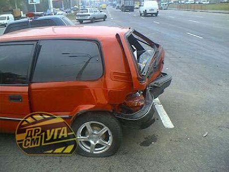 На Заболотного столкнулись три иномарки. Есть пострадавшие