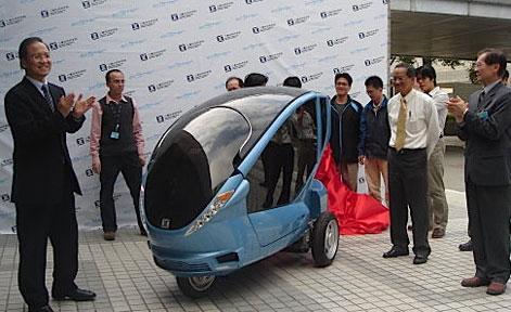 Китайцы сделали четырехколесный «скутер»