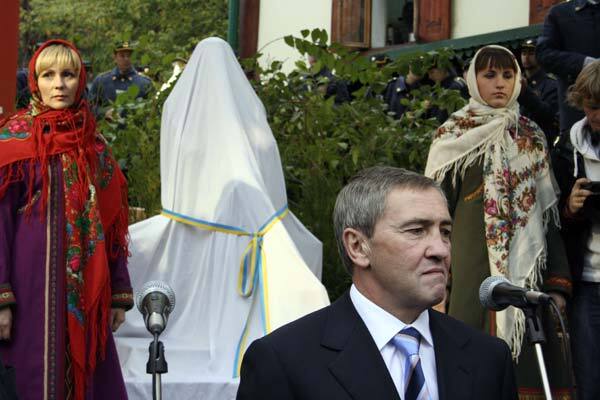 Леонід Черновецький відкрив пам’ятник Булгакову