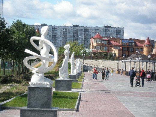 На аллее скульптур изуродовали музу 