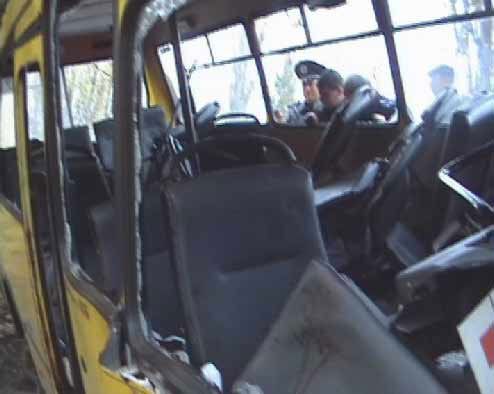 "КаМАЗ" отправил маршрутку в кювет. Есть жертвы