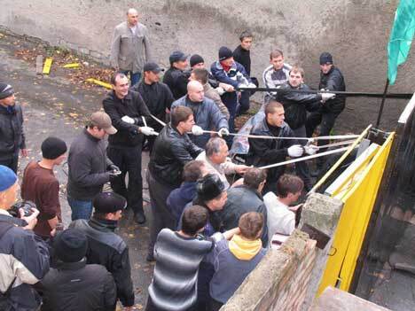 На Пушкинской избили защитников детского садика (фото)