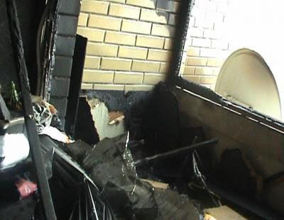 Брошенный окурок едва не уничтожил квартиру