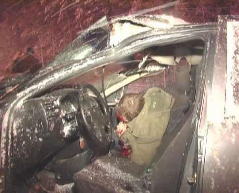 На Бориспольской трассе Opel врезался в снегоуборочный грузовик