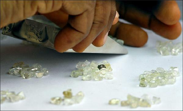 Як видобувають алмази в Сьєра-Леоне. ФОТО з копальні