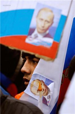 Мітинг гастарбайтерів на підтримку Путіна. Ці ФОТО дозволені