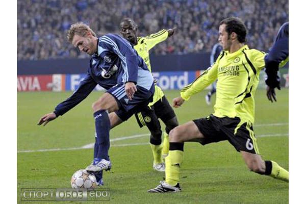 "Челси" увозит ценное очко из Германии. Шева греет "лавку"