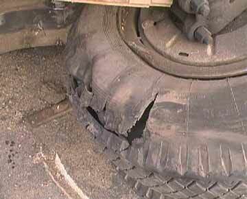 ДТП: из-за лопнувшего колеса перевернулся "ЗИЛ" 