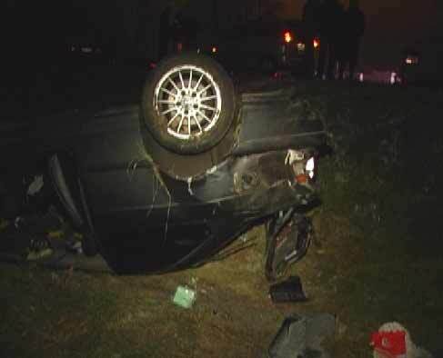 На бешенной скорости "БМВ" слетело с дороги