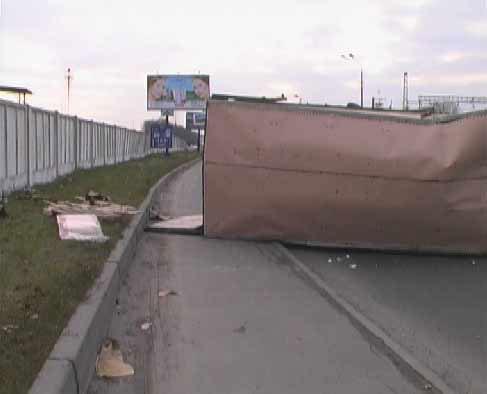 В Киеве перевернулся ЗИЛ