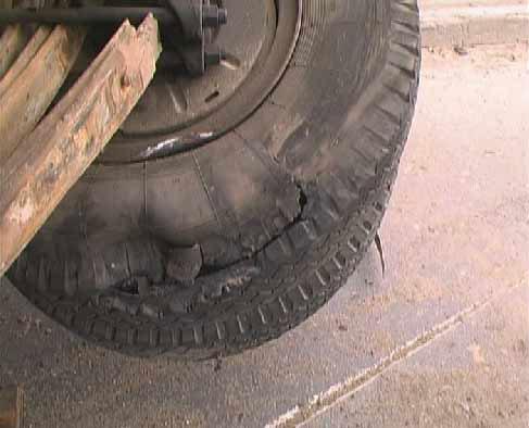 В Киеве перевернулся ЗИЛ