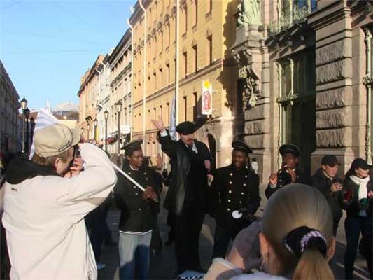 Уґа, товаґищи! Ґеволюция в миґе подаґков. ФОТО