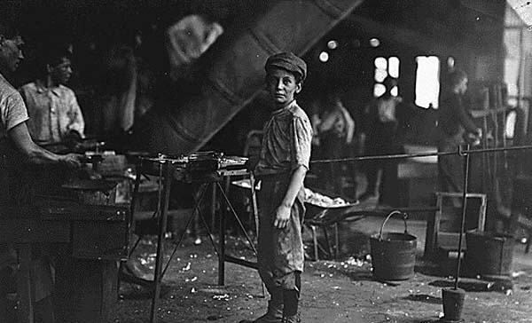 Детский труд.Мало кто из этих ребят смог стать взрослым.ФОТО
