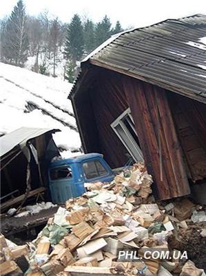 Трагедія в Закарпатті. Зсув зніс все на своєму шляху