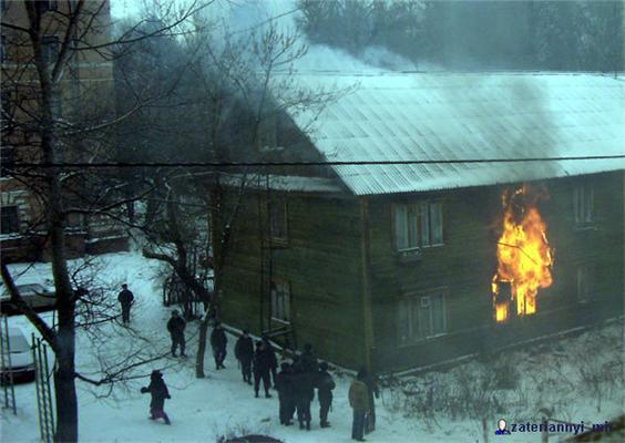 Як горів будинок з дерев'яними перекриттями (18 фотографій)