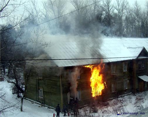 Як горів будинок з дерев'яними перекриттями (18 фотографій)