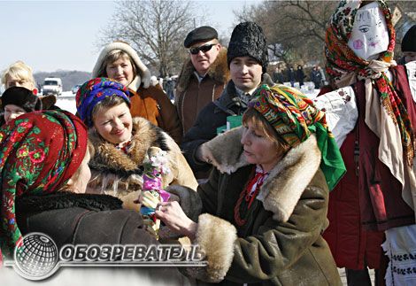 Як ліпили бабу і прокотили дідуха. Масляна в Пирогово