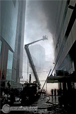 Жуткий пожар в 11-этажном здании. Есть жертвы