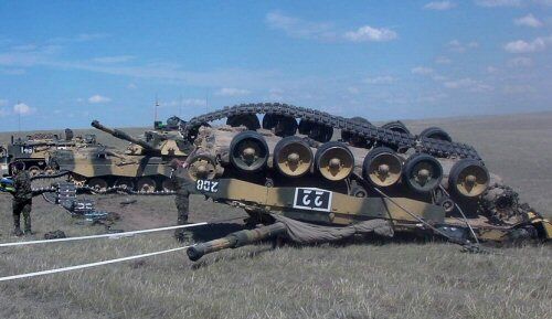 Весна. Стовбури встають, танк на танк лізе ... 9 ФОТО