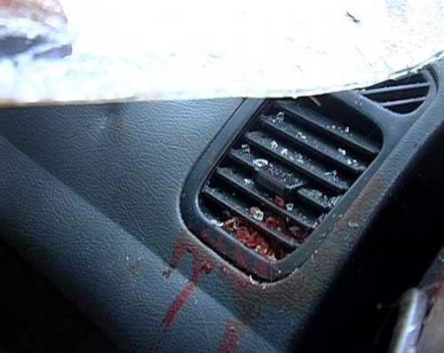 Жуткая авария в Киеве, МАЗ расплющил Daewoo о столб