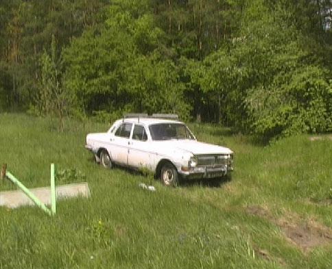 "ГАЗ" на полном ходу сбил выходящих из леса людей