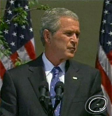 Джорджа Буша обгидили під час прес-конференції. ФОТО