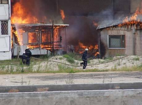 На Троещине бомжи едва не спалили многоэтажку 